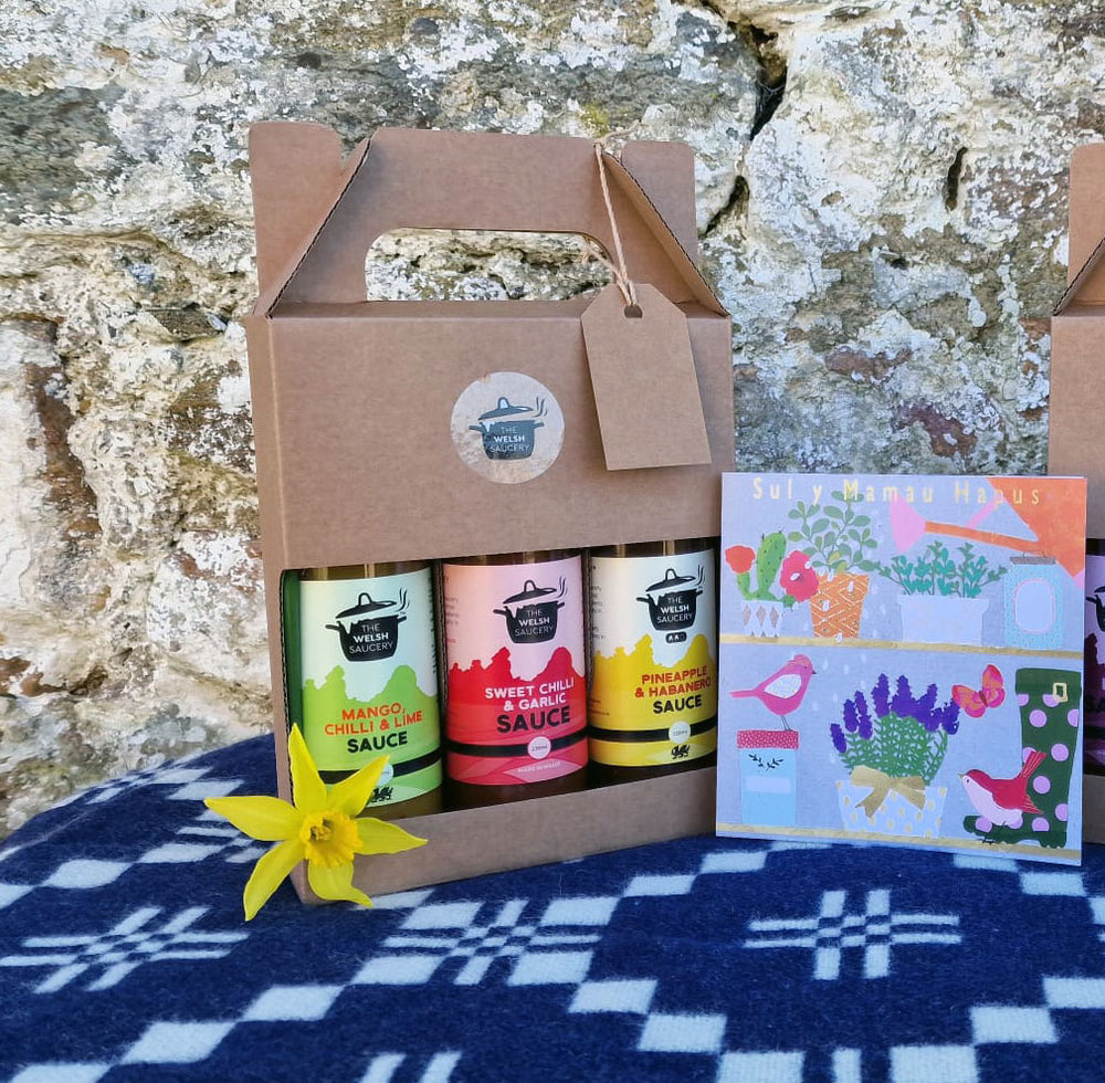 Mother's Day Chilli Selection Gift Box & Card